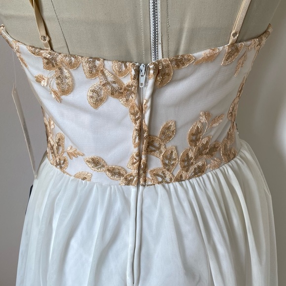 Emerald Sundae Womens White Sequined Sheer Floral Formal Dress - Picture 12 of 16